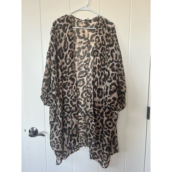 Davi & Dani Tops - Davi & Dani Sheer Leopard Duster Size M